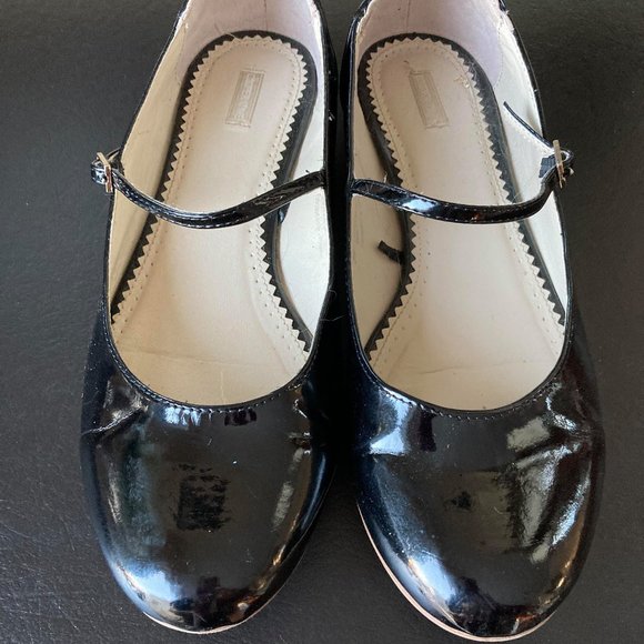 Urban Outfitters Black Flats - Picture 1 of 4